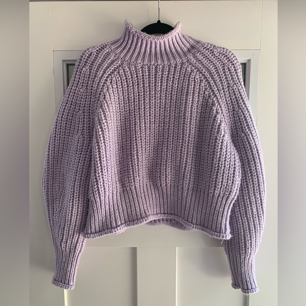Lavender Turtle Neck Sweater. H&M. Size large. Cropped.